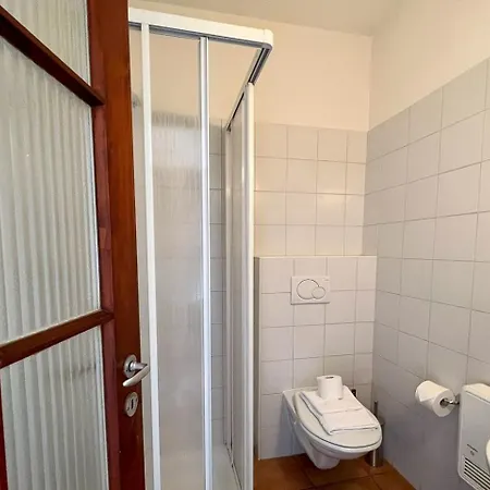 Sonnige Gartenwohnung Mit Pool Und Panoramasicht Hébergement de vacances *